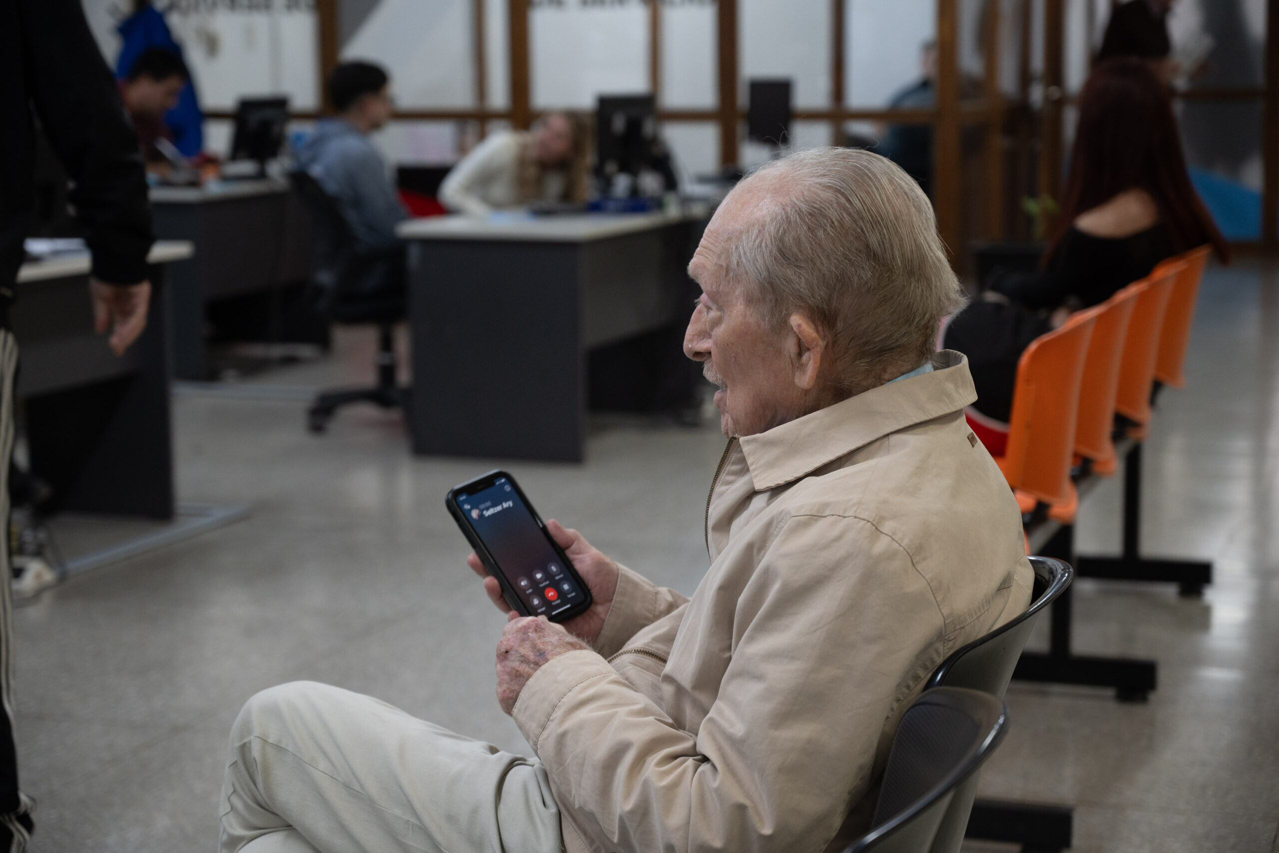 Roitman planea seguir trabajando y manteniendo su rutina activa tras renovar su licencia de conducir a los 100 años