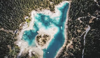 La isla en medio del Lago de Cauma. (Turismo de Suiza)