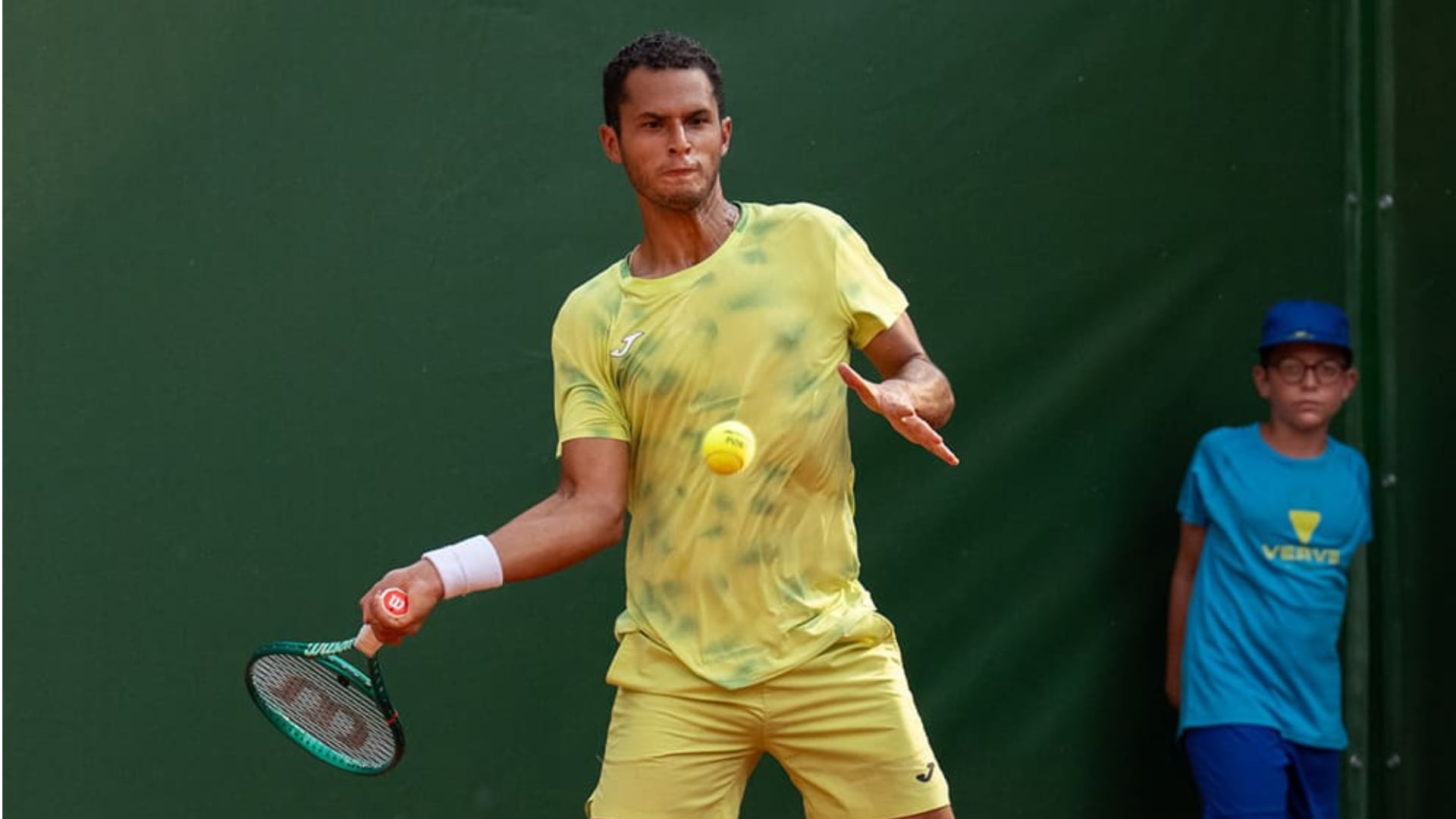 Juan Pablo Varillas ganó un partidazo de más de tres horas y clasificó al cuadro principal del Challenger de San Marino