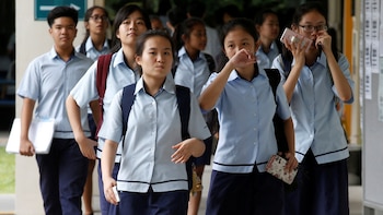 Singapur autoriza a los profesores a azotar a alumnos desde los 9 años para combatir el bullying escolar