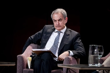 03/02/2026 El expresidente del Gobierno José Luis Rodríguez Zapatero interviene durante la presentación del libro 'Las huellas de la Transición. 50 años de cambio y conflicto en democracia', en el Ateneo de Madrid, a 3 de febrero de 2026, en Madrid (España). Se trata de un ensayo de Robert M. Fishman e Ignacio Sánchez-Cuenca, que reconstruye el periodo desde la muerte de Franco hasta la consolidación democrática, analizando conflictos, revisiones posteriores y los legados políticos y culturales de la Transición y que sigue influyendo en la política actual.
POLITICA
A. Pérez Meca - Europa Press