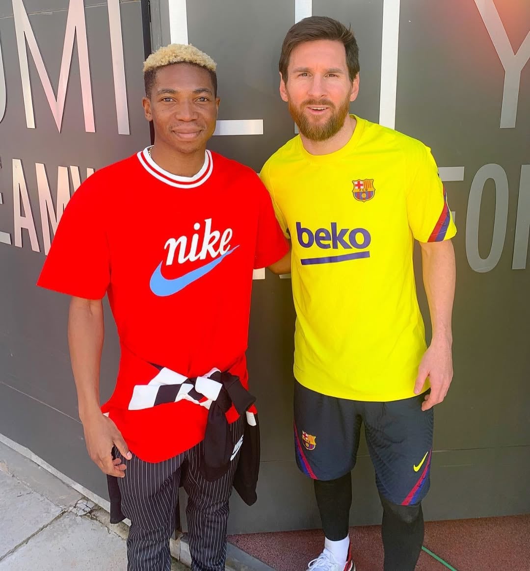 La foto de Musonda en compañía de Lionel Messi durante una visita a las instalaciones del Barcelona