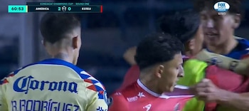 Hubo tarjetas amarillas para ambos