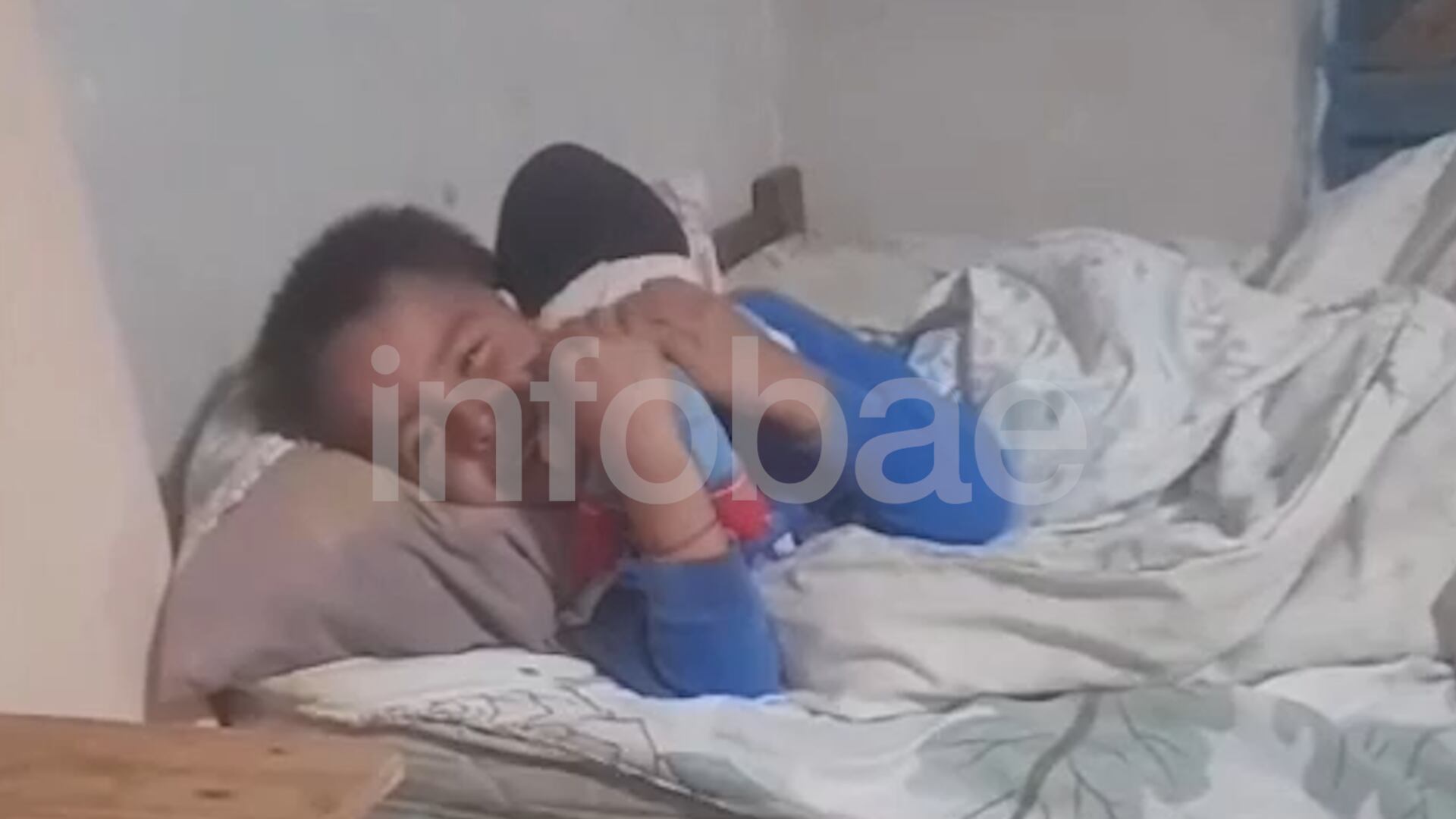 La madre del pequeño aseguró tener el presentimiento de que continúa con vida