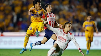 Tigres le remonta a Chivas y ya tiene un pie en la semifinal de la Liga MX