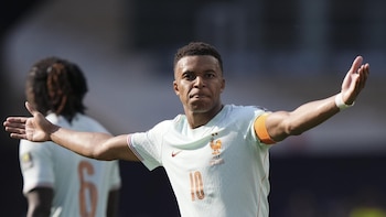 Mbappé y Dembélé amenazan a la España más fiable atrás