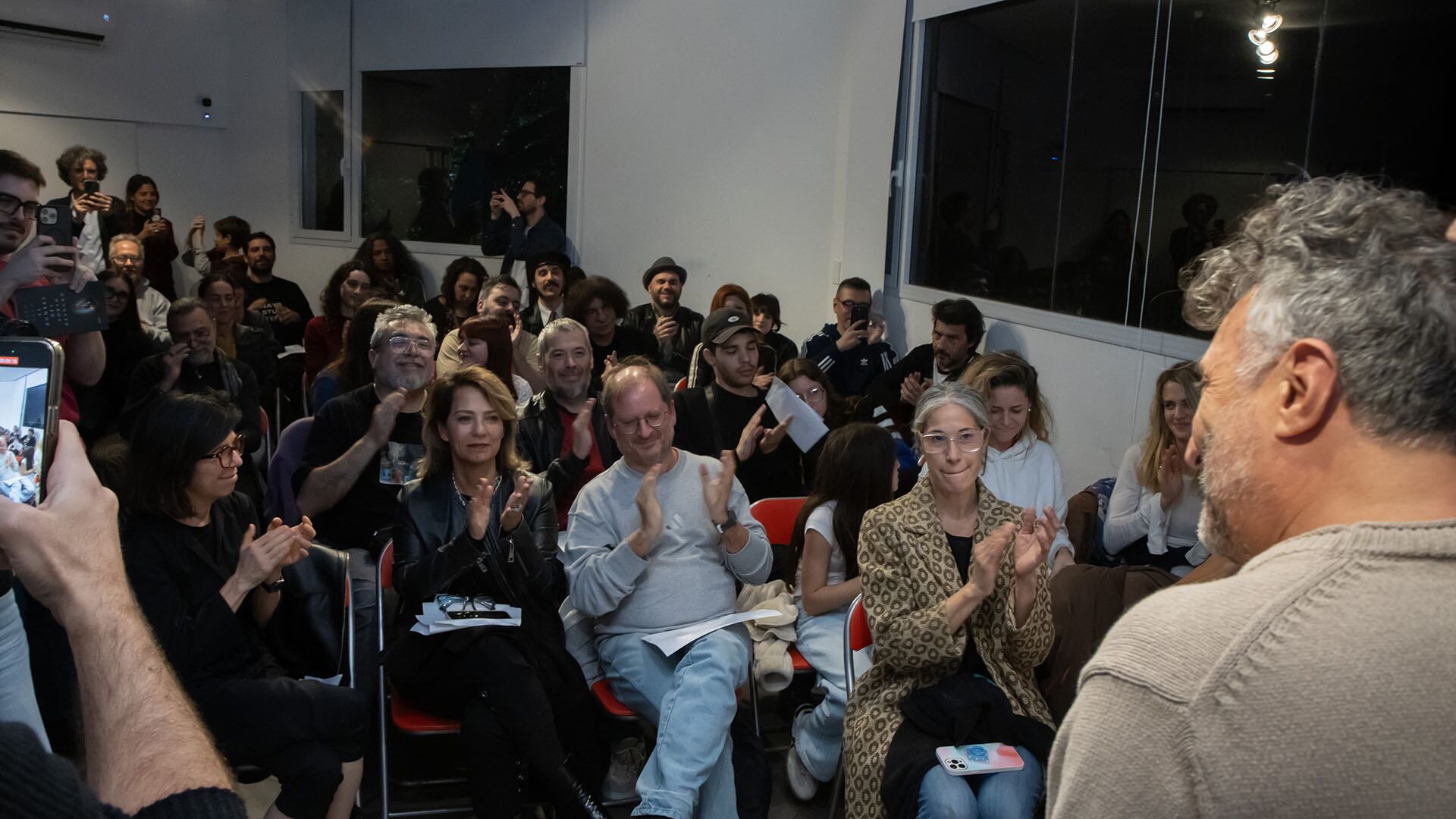 Fito Páez y un público de amigos. (Ed. Planeta)