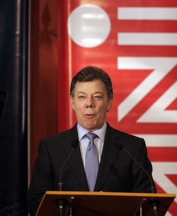 Juan Manuel Santos hizo aportes excepcionales al donar un mes de salario en 2010 y el dinero del Premio Nobel de la Paz en 2016 a víctimas y programas sociales - crédito Archivo Colprensa