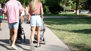 Un total de 104.122 niños nacieron en España hasta abril, 700 más que en el mismo periodo de 2025, según el INE