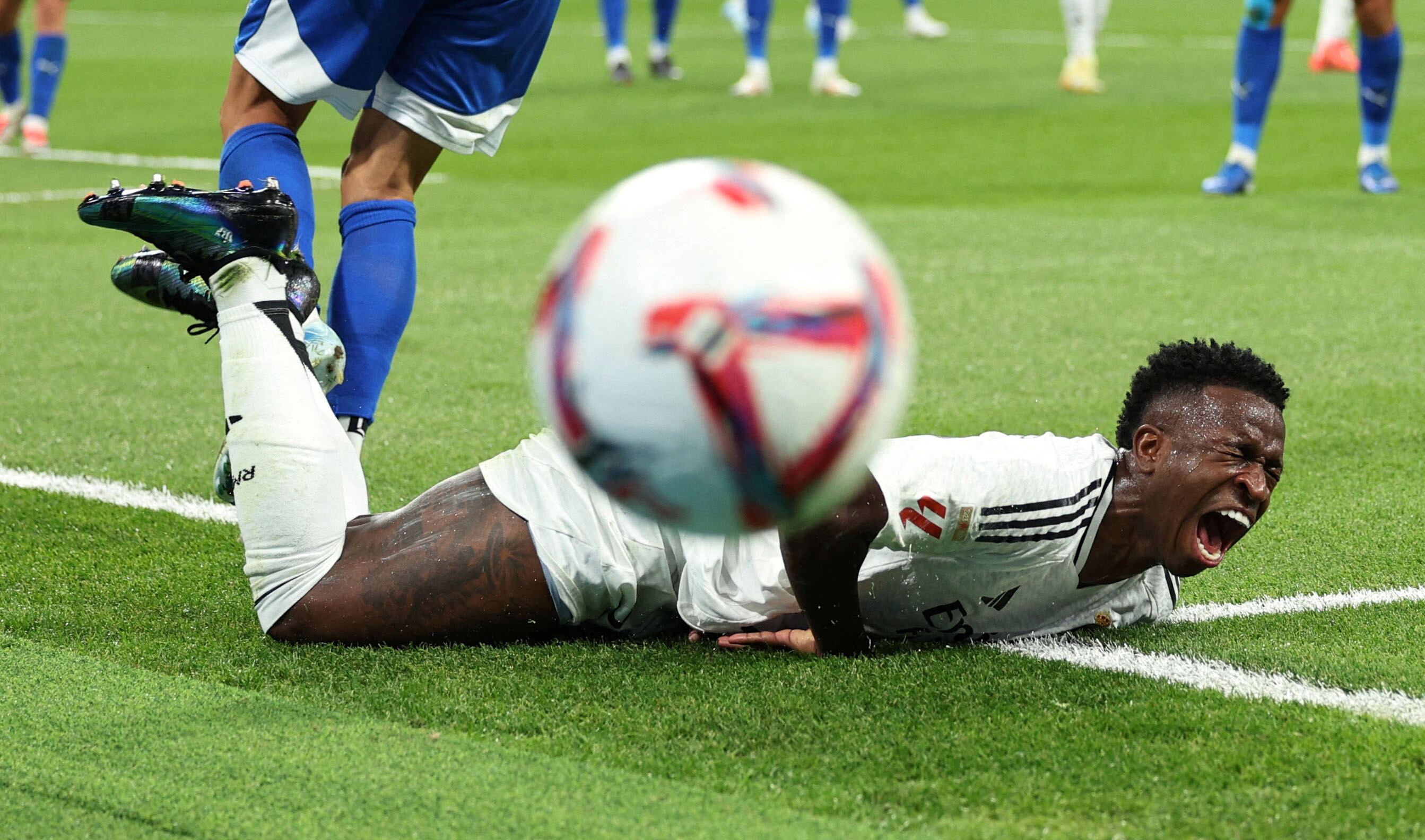 Vinicius en el partido contra el Alavés. (Violeta Santos Moura/REUTERS)