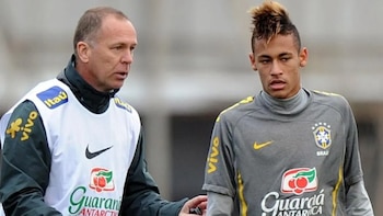 Mano Menezes fue el entrenador