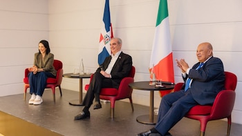 Abinader anunció fondos para una Casa de la Cultura Dominicana en Italia durante un encuentro con la diáspora