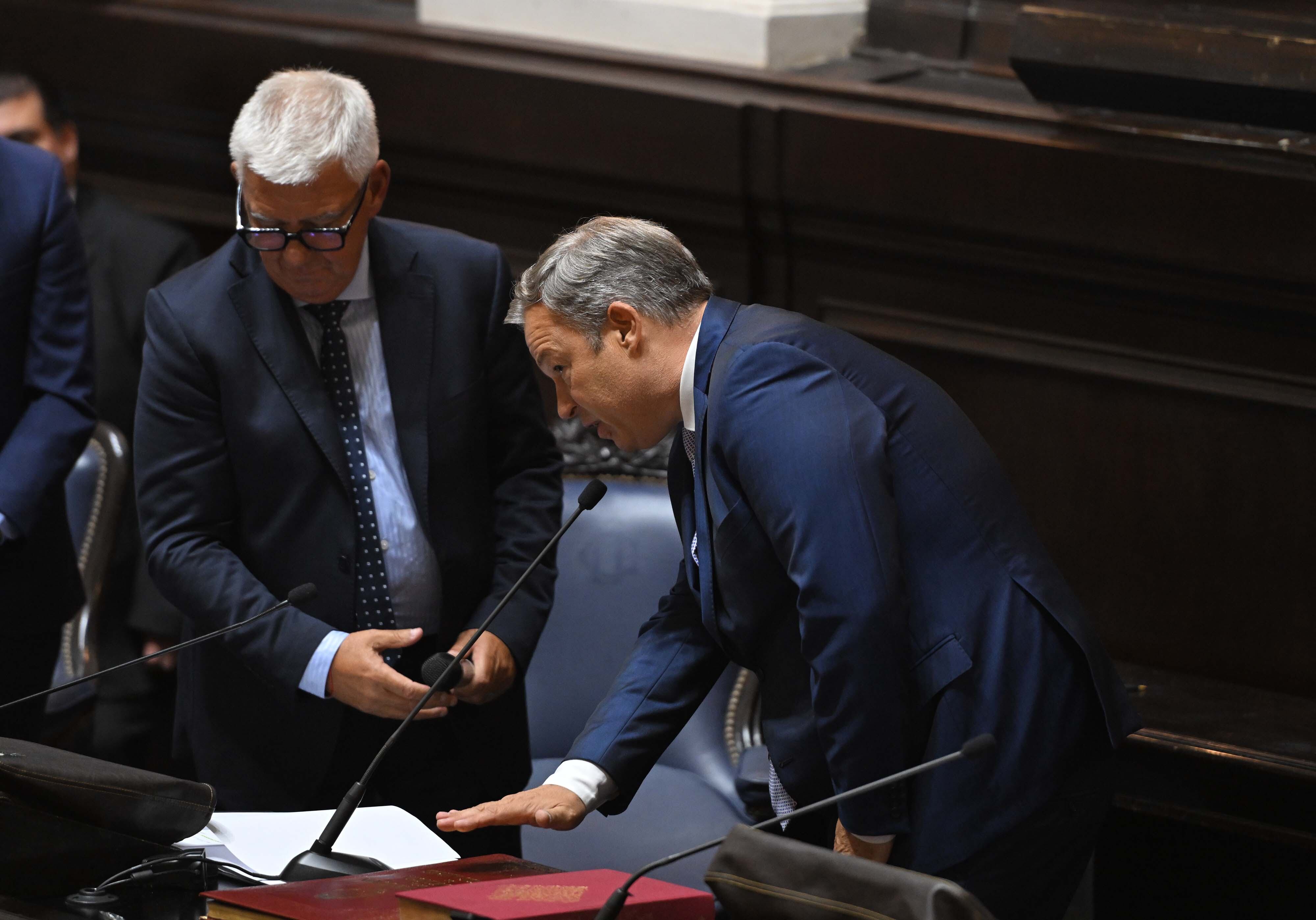 Mariano Cascallares al momento de jurar