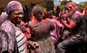 La gente se embadurnaba con