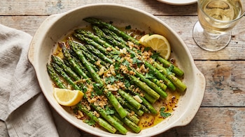 Receta de espárragos a la provenzal, rápida y fácil