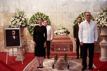 El presidente Luis Abinader junto