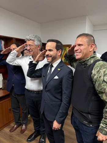 El senador electo insta a fortalecer la candidatura de Abelardo y evitar ataques públicos entre militantes de Salvación Nacional para conservar cohesión - crédito @GermnAndrs92683 / X