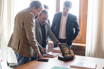 06/10/2026 La Diputación de Cáceres y una delegación de Intendentes de Uruguay refuerzan su cooperación y comparten experiencias.
El presidente de la Diputación de Cáceres y presidente del Fondo Extremeño Local de Cooperación y Desarrollo (Felcode), Miguel Ángel Morales, ha recibido este martes a una delegación del Congreso de Intendentes de Uruguay, encabezada por su presidente, Carlos Enciso, intendente del Departamento de Florida, para avanzar en el refuerzo de la cooperación entre ambas entidades y compartir experiencias de gestión municipal.
SOCIEDAD AUTONOMÍAS
DIPUTACIÓN DE CÁCERES