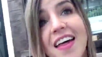 Paola Galina interrumpió la transmisión