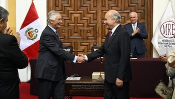 El ministro de Exteriores peruano releva al viceministro de la cartera y reivindica la continuidad institucional