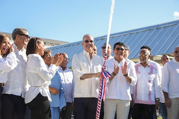 Autoridades durante el acto de