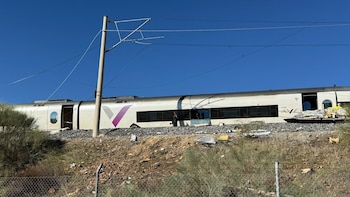 Las labores en Urda se intensifican al amanecer tras una noche en la que han trabajado más de 500 personas