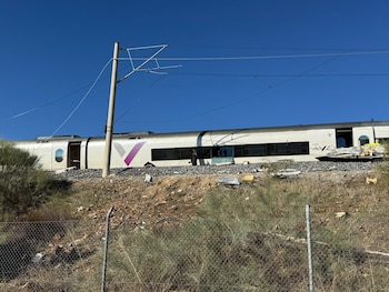 28/10/2026 Primer plano de uno de los trenes accidentados en Urda.
SOCIEDAD
