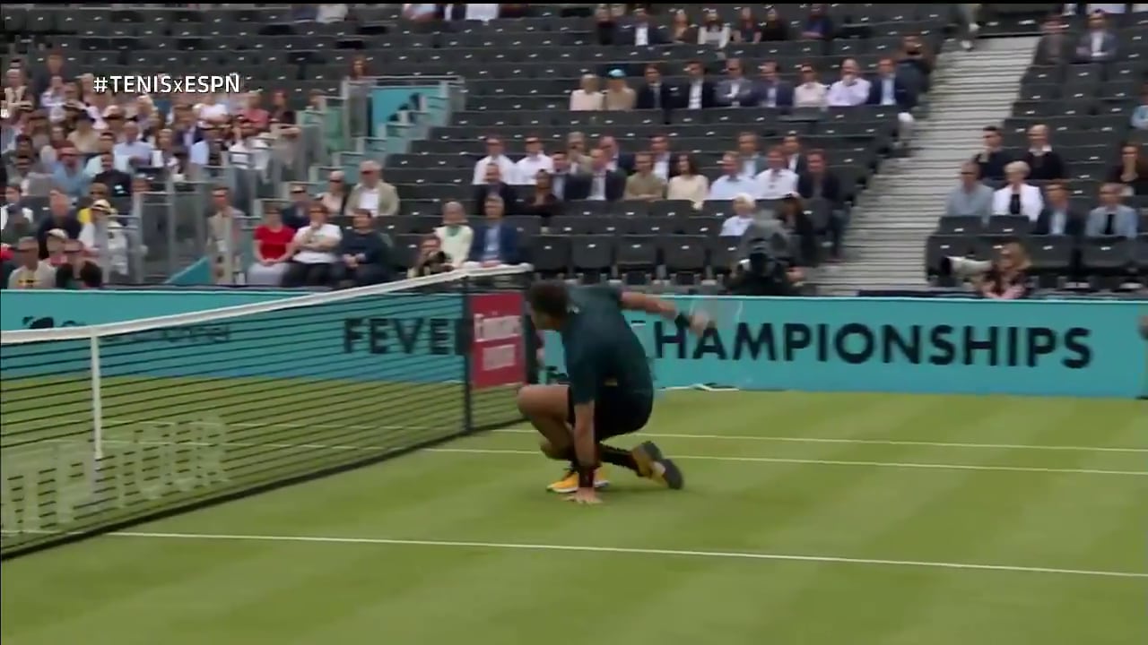El comienzo de la pesadilla. Del Potro se resbala y sufre una grave lesión en la rodilla