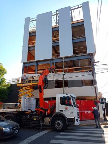 Al prefabricarse y hacerse su