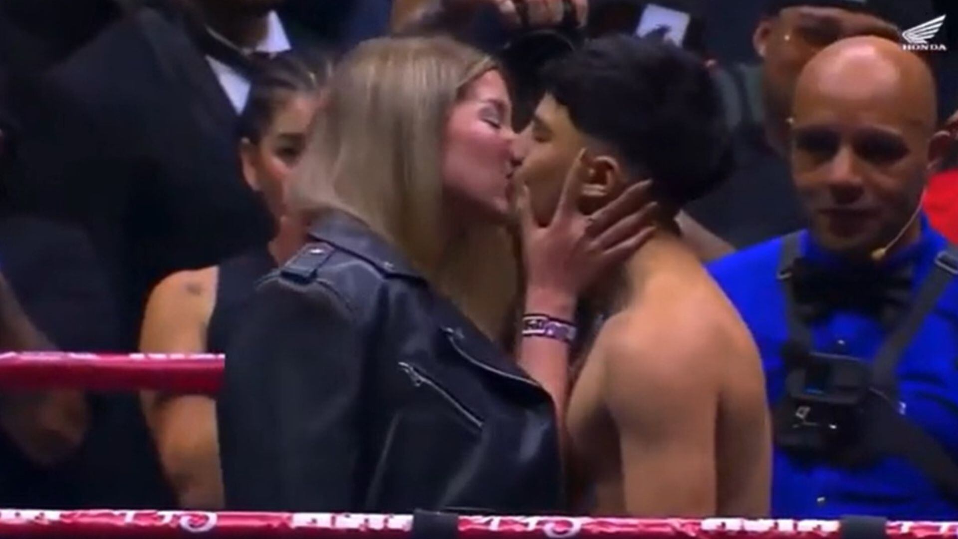 Cristorata le pidió a Agus Padilla ser su novia, tras perder en el Stream Fighters 4