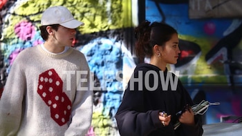 Franco Colapinto y Maia Reficco, enamorados en las playas de Miami: su video paseando al costado del mar