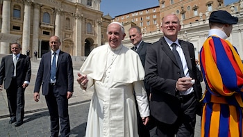 Giani y el Papa Francisco (Shutterstock)