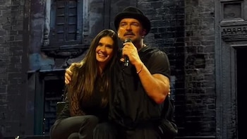 Momi Giardina cumplió su sueño en el escenario de Ricardo Arjona: emotivo homenaje a las mujeres de “cuatro décadas”