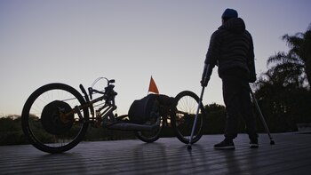 Para él, su bicicleta adaptada