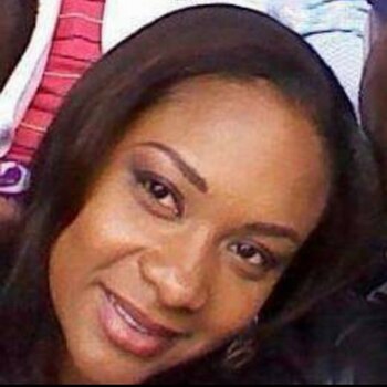 La funcionaria alegó que le