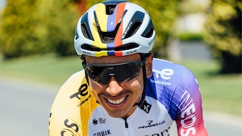 Egan Bernal renovaría su contrato con el equipo NetCompany Ineos, según informó la prensa italiana
