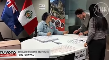 Os peruanos desafiam a distância e o clima para escolher o exterior: a vida é assim. Preso: Ministro das Relações Exteriores do Peru.