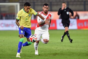 Raphinha casi anota el 1-0