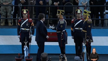 Entrega del sable corvo a