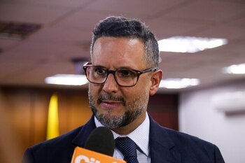 Junto al abogado Miguel Ángel