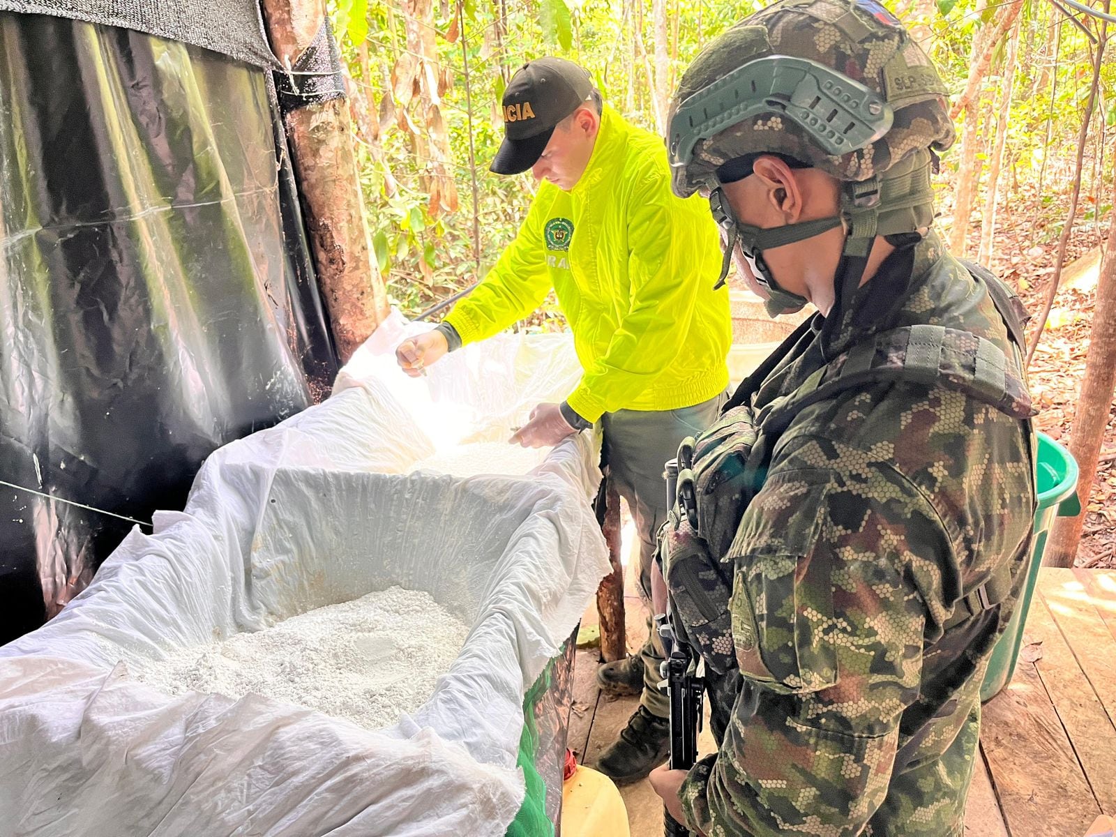 Pese a las acciones de las autoridades en Colombia, la producción de cocaína no merma - crédito Colprensa / Ejército / Armada Nacional / Policía Nacional