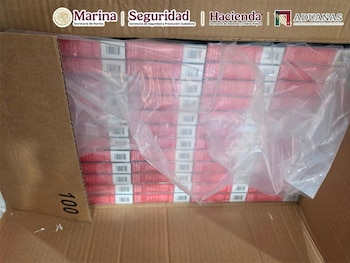 Autoridades aseguran casi tres millones de cigarros de procedencia ilícita: la mercancía pretendía entrar vía aérea al país. Crédito: Semar
