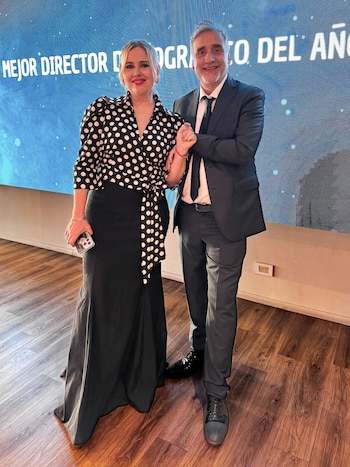 Pilar Smith junto a su