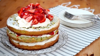 Torta de frutillas y merengue