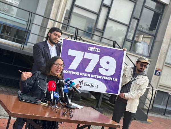 La representante del partido Dignidad y Compromiso denunció que varios graduados no presentaron las pruebas Saber - crédito prensa Jennifer Pedraza