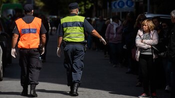 Colas en banco en Avellaneda - Coronavirus jubilación