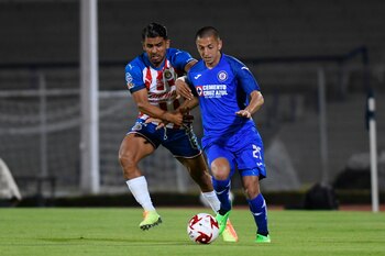 El medio campo de Cruz