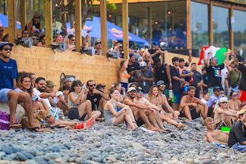 Morena Valdez afirmó que entre el 70 y el 80 por ciento de los visitantes que llegan por el aeropuerto internacional Comalapa se trasladan a Surf City. (Foto: Ministerio de Turismo)