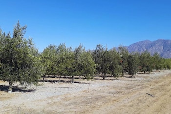 En muchas de estas regiones semiáridas, la disponibilidad de agua superficial es limitada, lo que incrementa la dependencia de fuentes subterráneas.