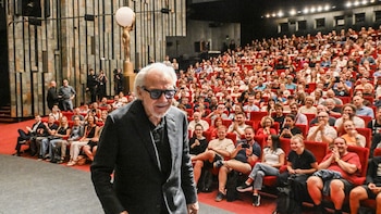 Harvey Keitel alerta sobre la voz de Michael Caine en versión de inteligencia artificial: “El peligro está frente a nosotros”